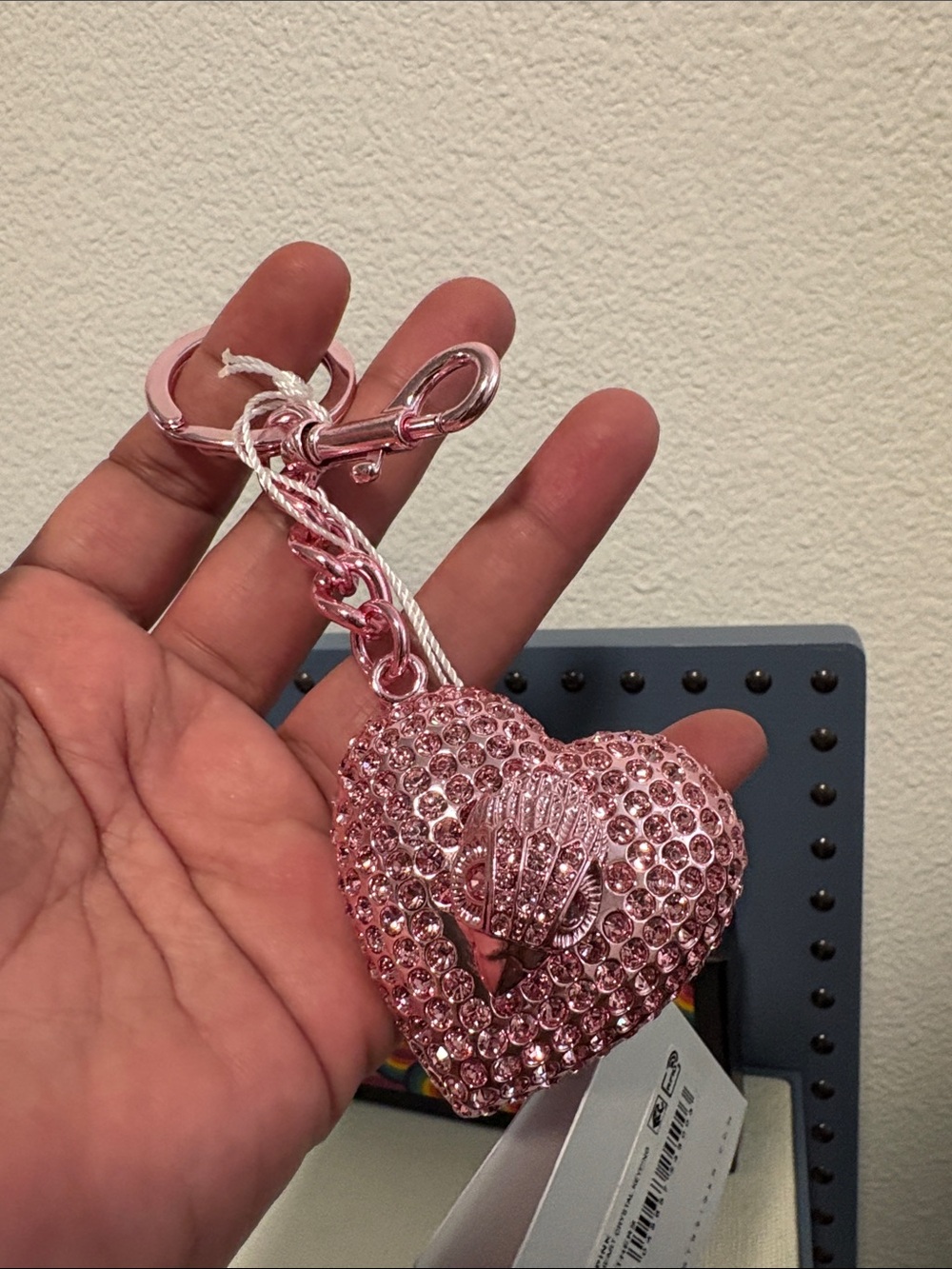 NIB KURT GEIGER Pink Heart Crystal Key Ring - Picture 3 of 6